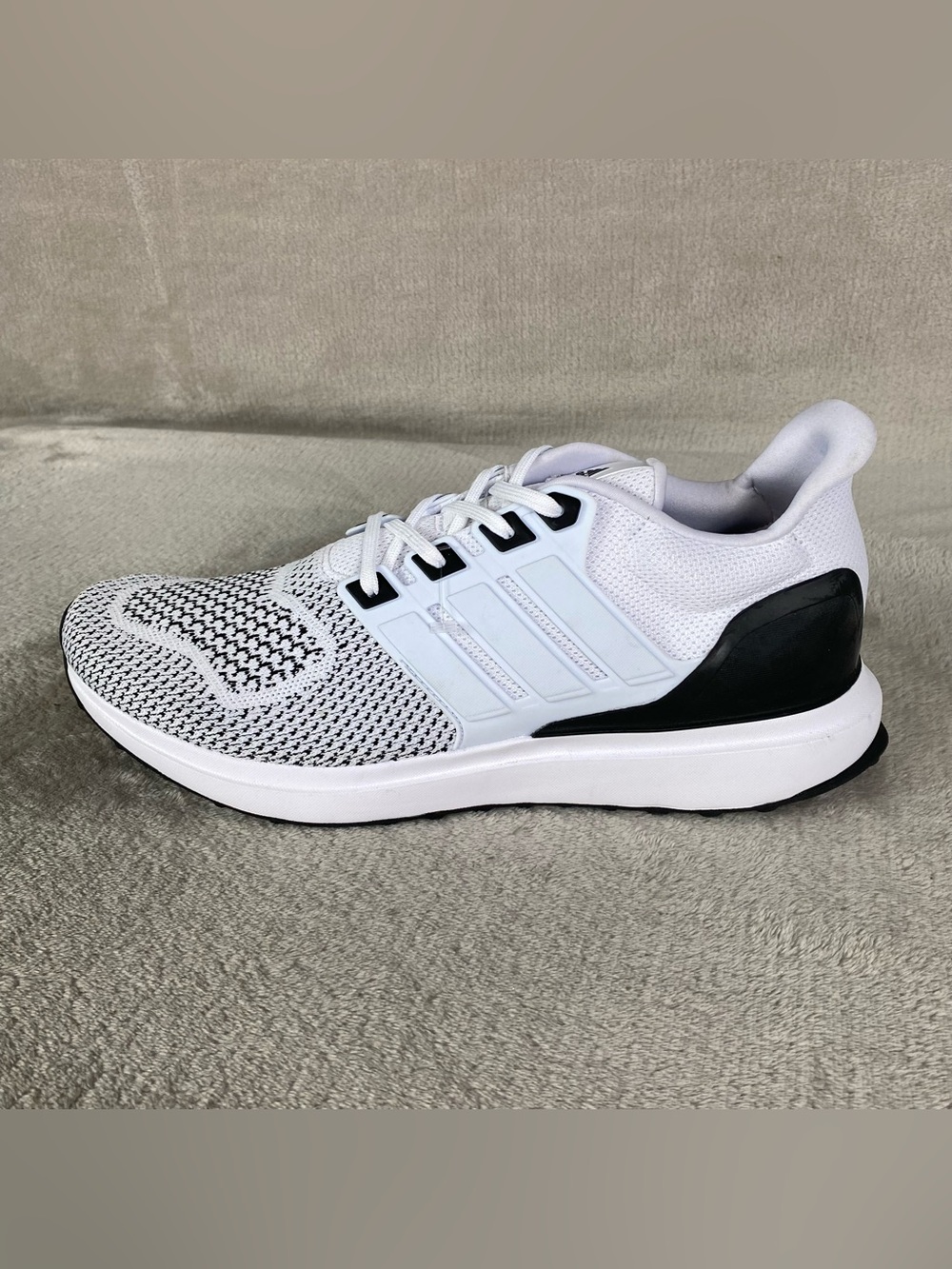 adidas Ultradream DNA IH7549 Mens Size 11.5 Black White Knit Running Shoes NEW - Picture 2 of 10